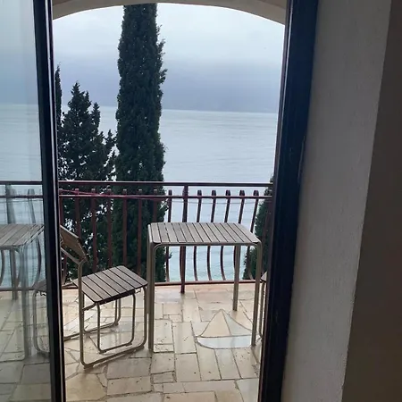 Solane Appartamento Omiš
